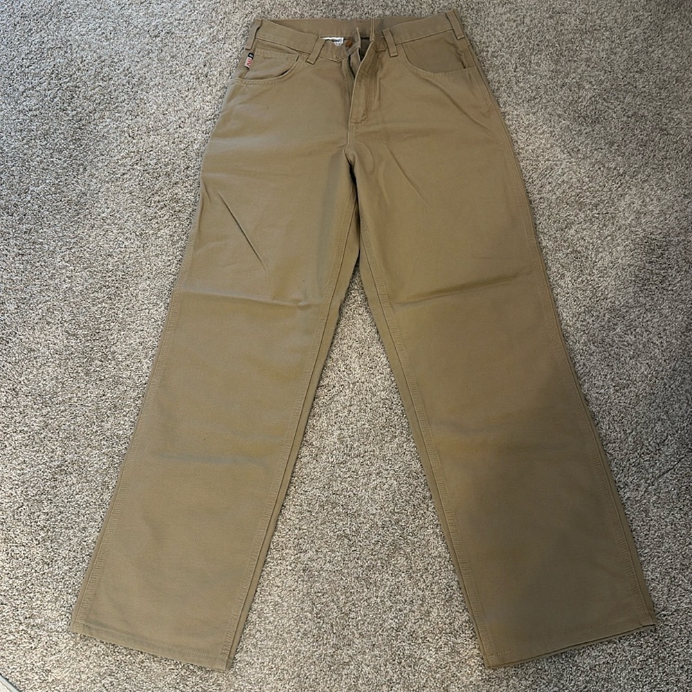 Men’s Carhartt FR 5 pocket pants 30x32 nwot. Smoke free home.